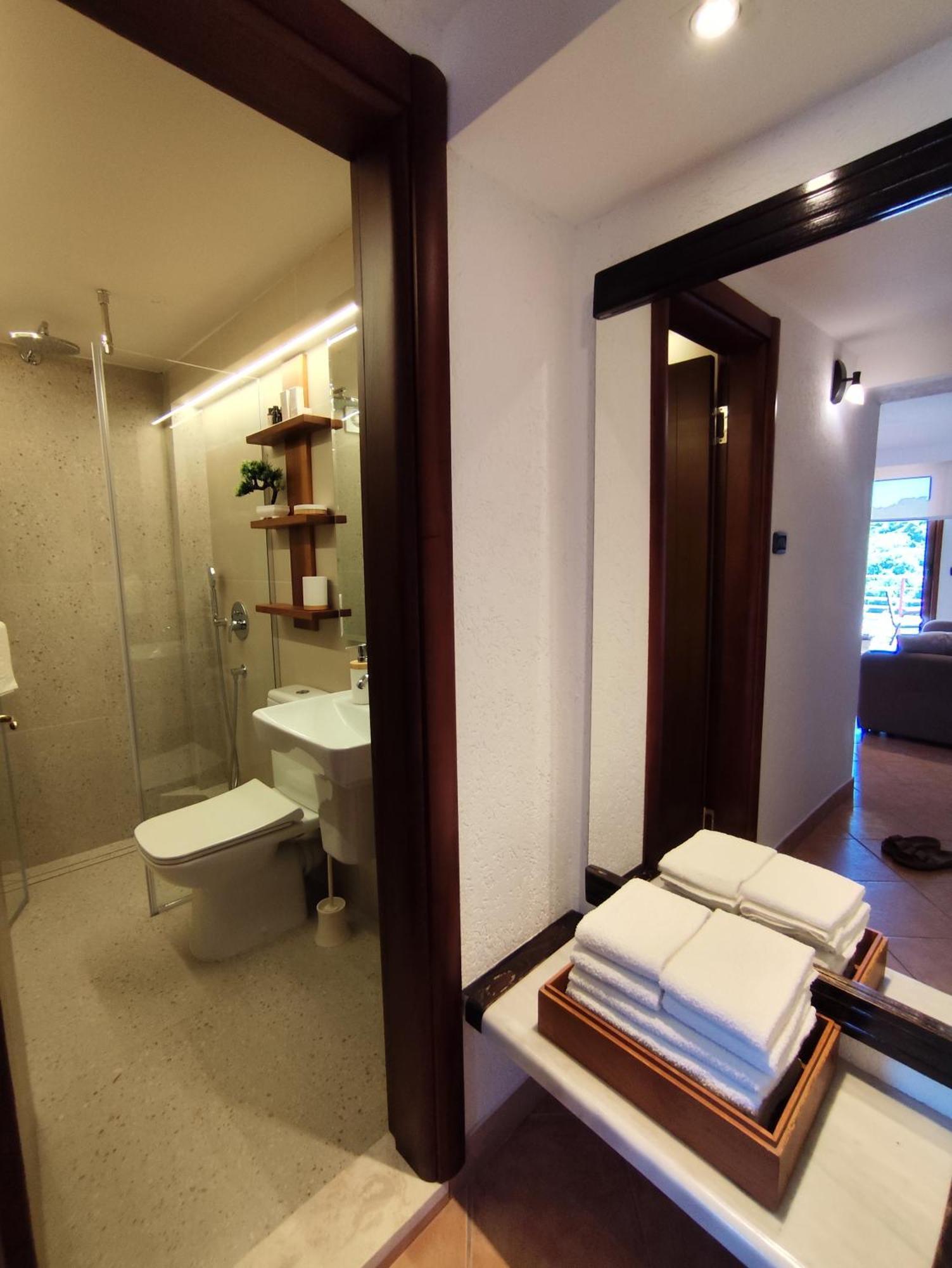 Guest House Jedro Petrovac Rum bild