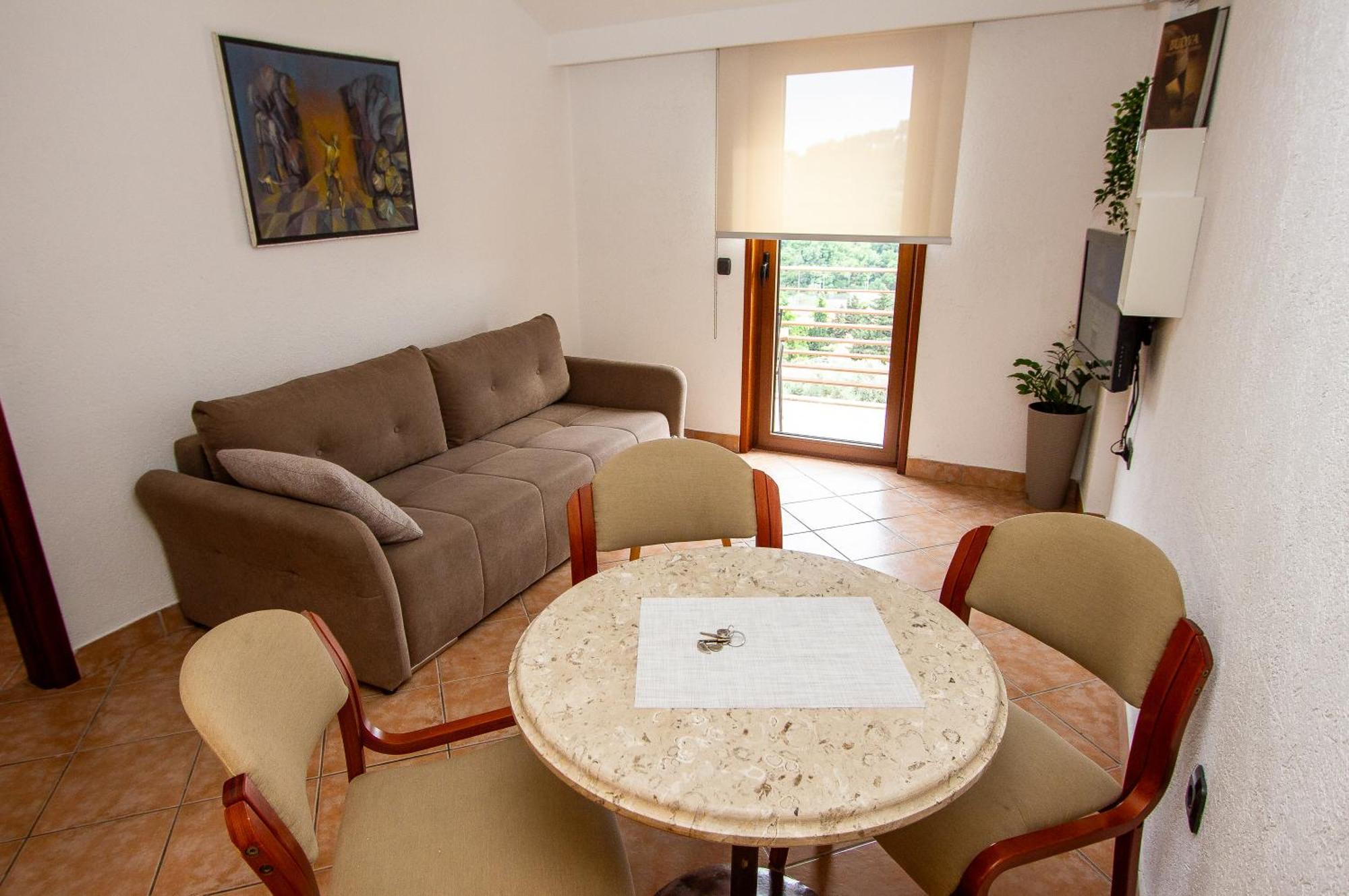 Guest House Jedro Petrovac Exteriör bild