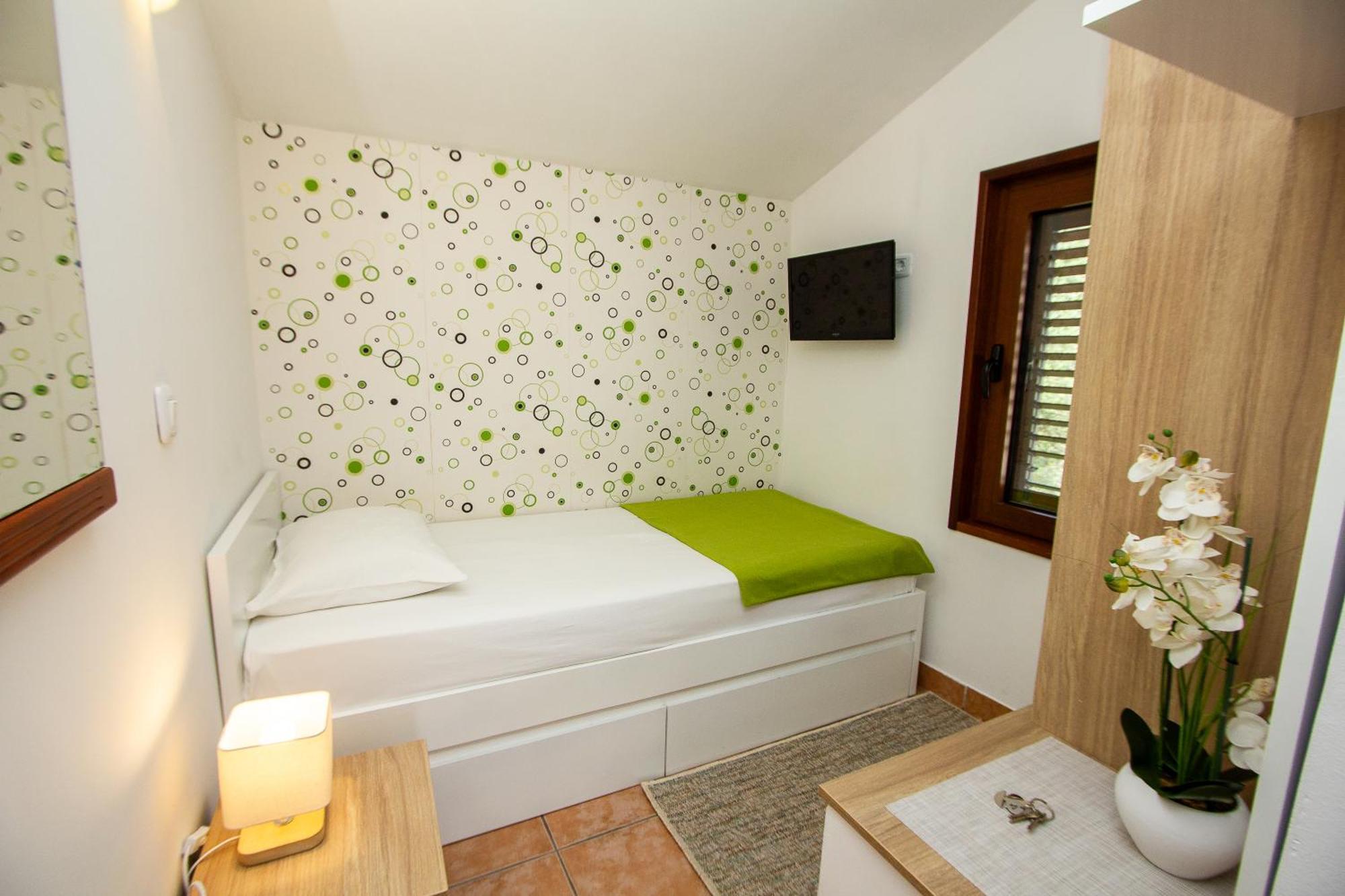 Guest House Jedro Petrovac Exteriör bild