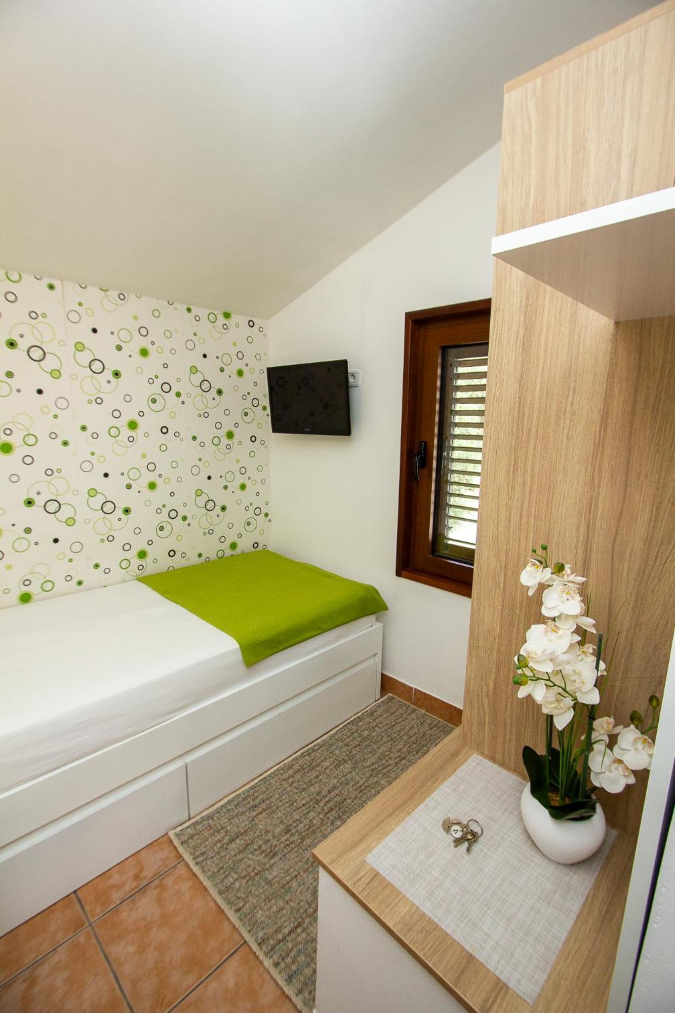 Guest House Jedro Petrovac Exteriör bild
