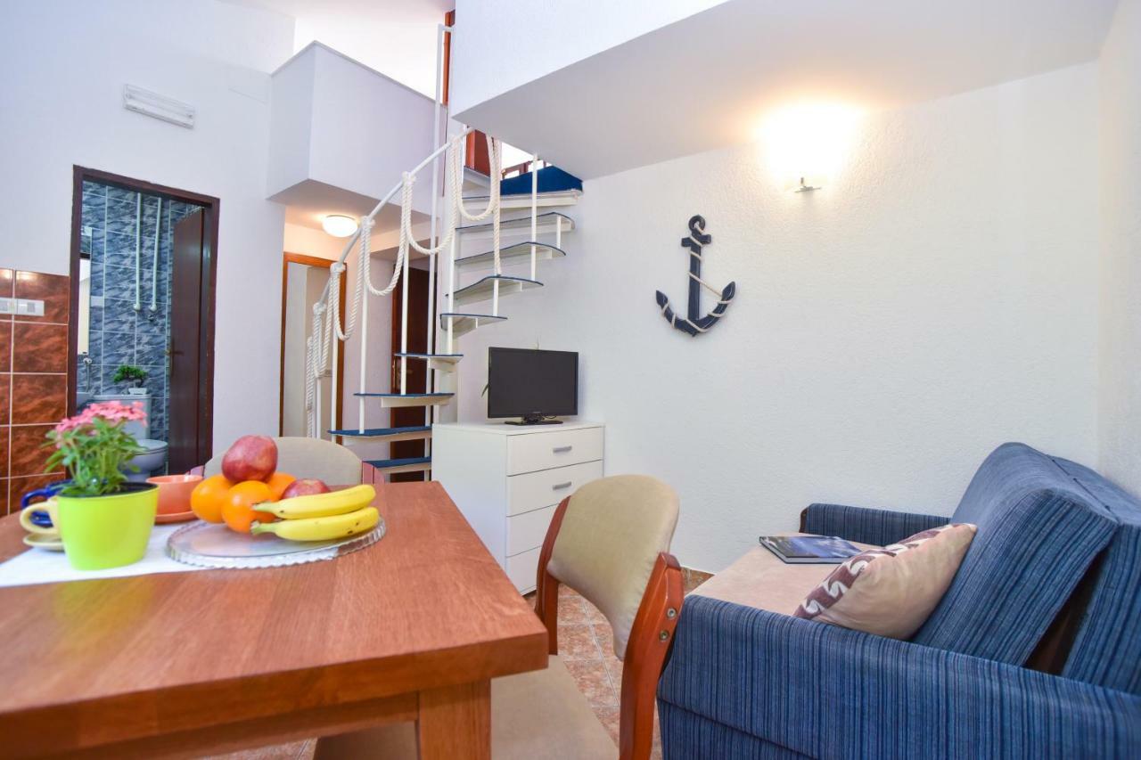 Guest House Jedro Petrovac Exteriör bild