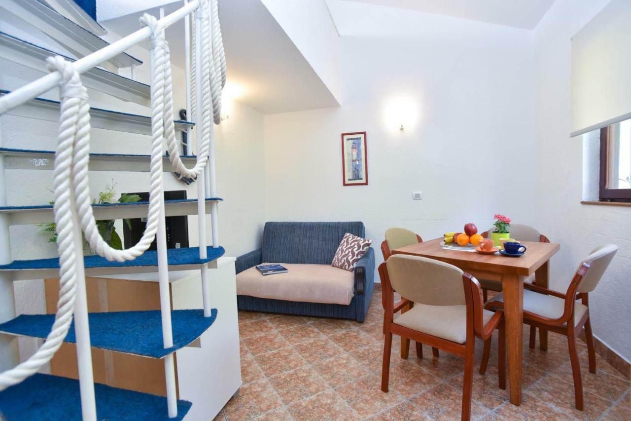 Guest House Jedro Petrovac Exteriör bild