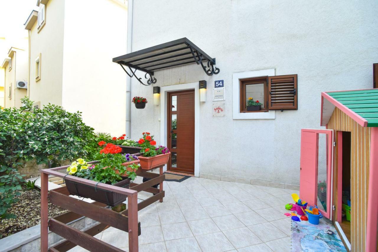 Guest House Jedro Petrovac Exteriör bild